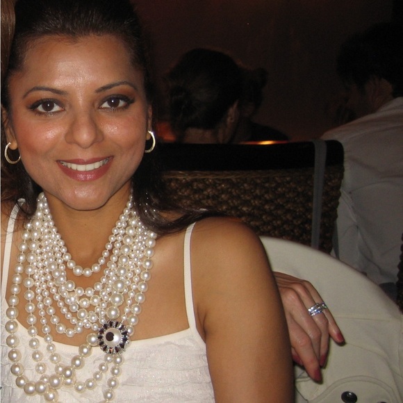 henri bendel Jewelry - Henri Bendel gorgeous multi layered pearl fashion necklace. One of a kind.